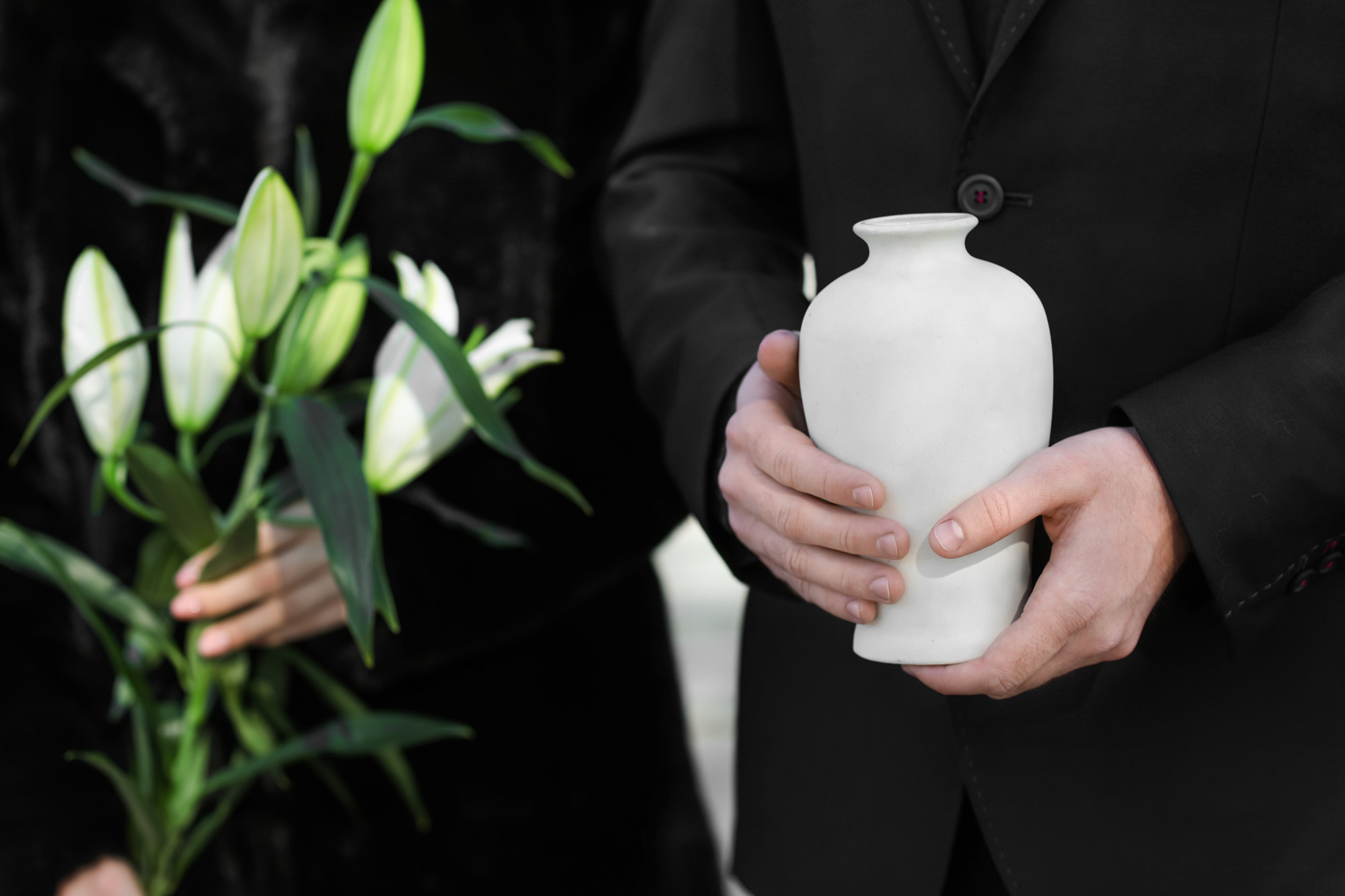 Cremation Vs Burial: The Difference Explained - SoulMete